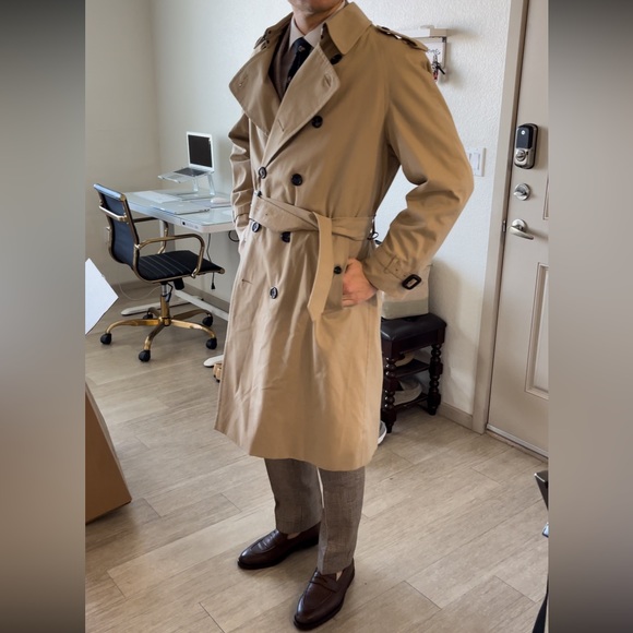 BURBERRY TRENCH COAT - Picture 4 of 17